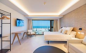 Apartamentos Playa Victoria - By Grupo Tribu